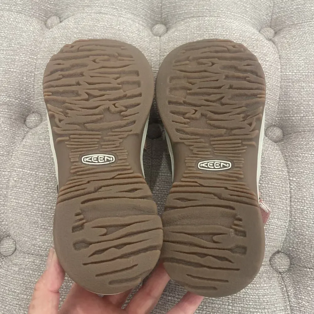 Woman Keen Sandals Size 8 Water Shoe Rose Hook And Loop Anatomical Footbed